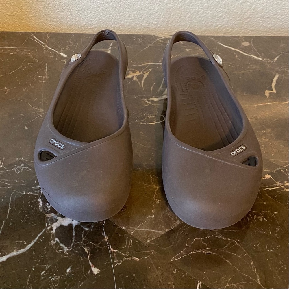 Crocs Taupe Ballet Sling Back Sandals size 7 - Picture 3 of 5